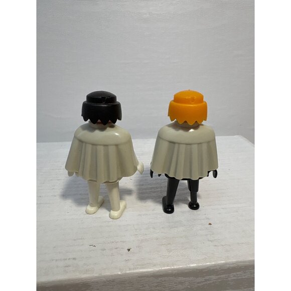 Vintage Geobra Playmobil Figures White & Black Bodies With Capes One is Peg Leg - Picture 3 of 7
